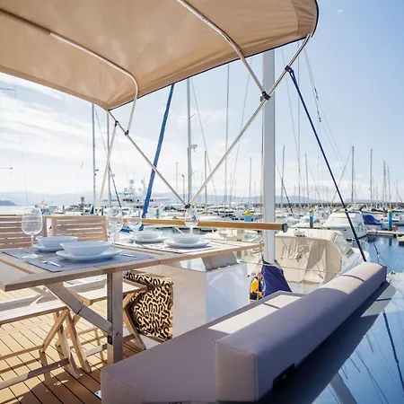 Hotel en barco Barco-apartamento Atlantis