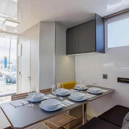 Hotel en barco Barco-apartamento Atlantis *